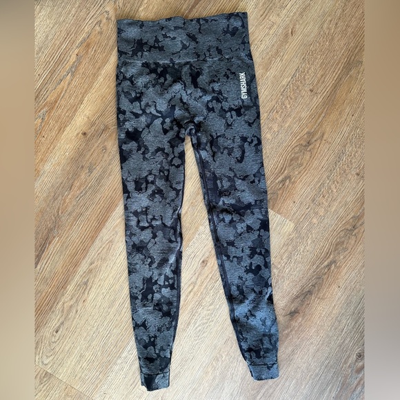 Gymshark adapt v2 camo print grey leggings - Picture 2 of 7